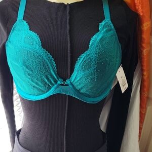 Chic Teal/ Tourquoise Lace Bra ( Target)- New with Tags!